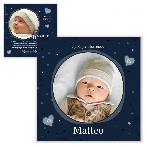 Dankeskarte zur Geburt des Babys. Dunkelblau für Jungs. Mit zwei Fotos und Wunschtext.